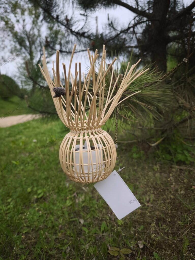 Kabantis-pintas-žibintas-su-LED-šviesa