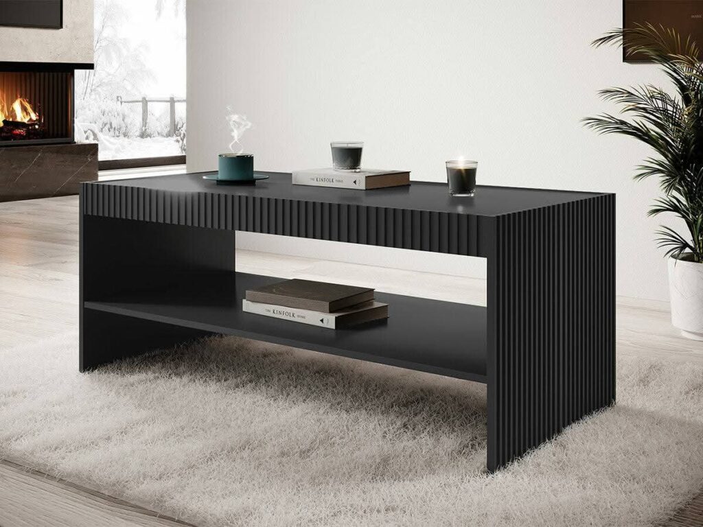 juodas-staliukas-minimalistinio-stiliaus