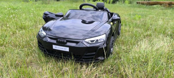 Elektrinis automobilis 'RS e-tron GT'