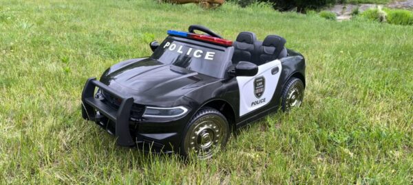 Elektrinis automobilis 'DBJC666'