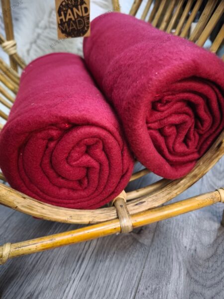 Pledas 'Crimson Cozy' - Vaizdas 3