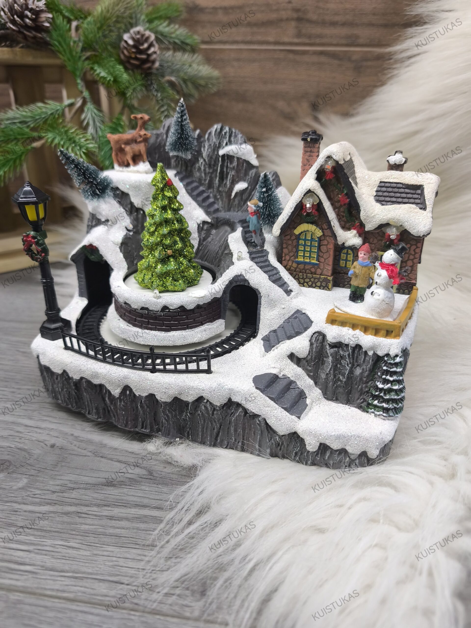 Dekoratyvinis muzikinis miestelis 'Winterdorp' su LED