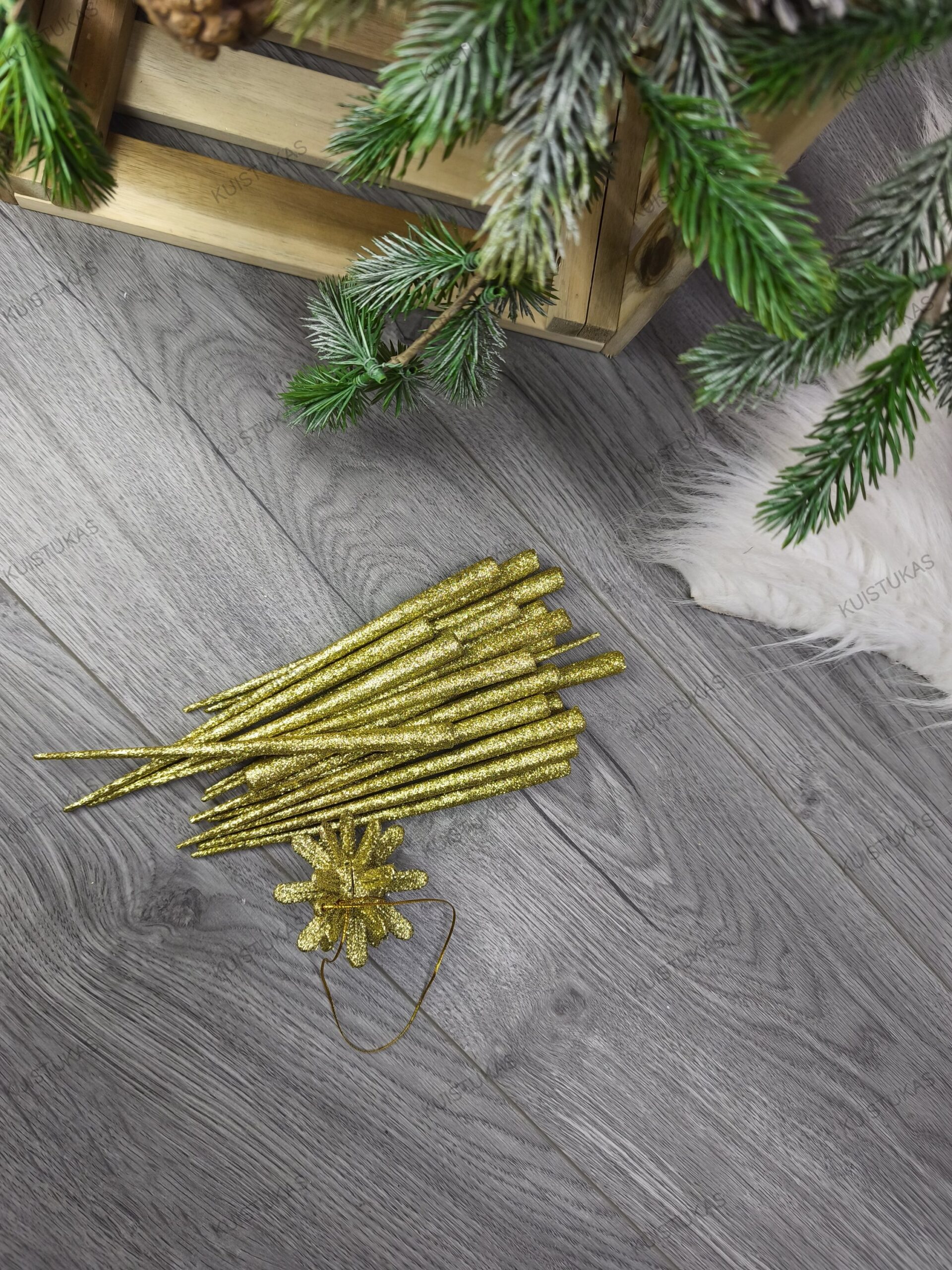 Dekoracinė žvaigždė 'Golden Sparkle' - Vaizdas 4