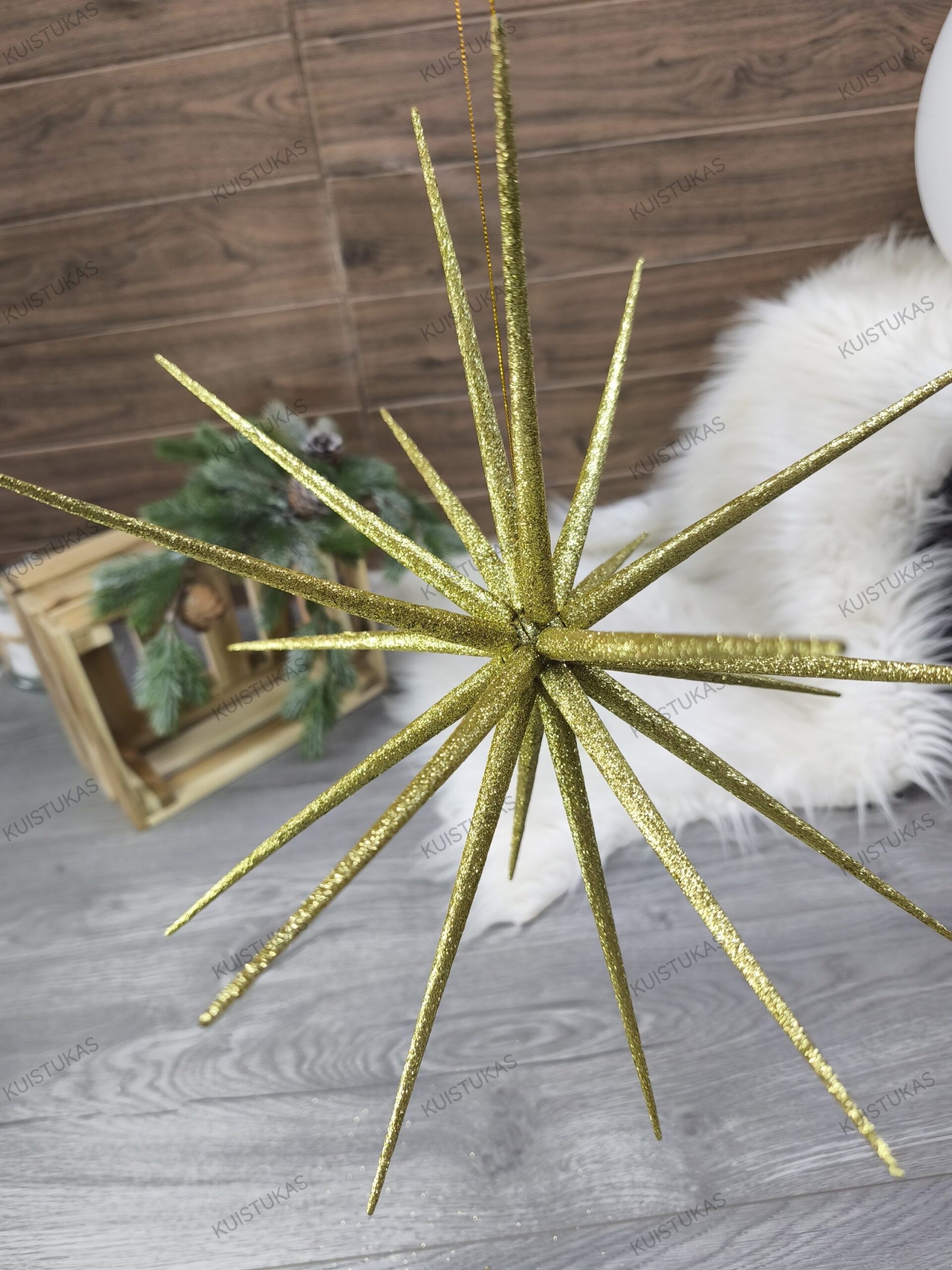 auksinė dekoratyvinė žvaigždė