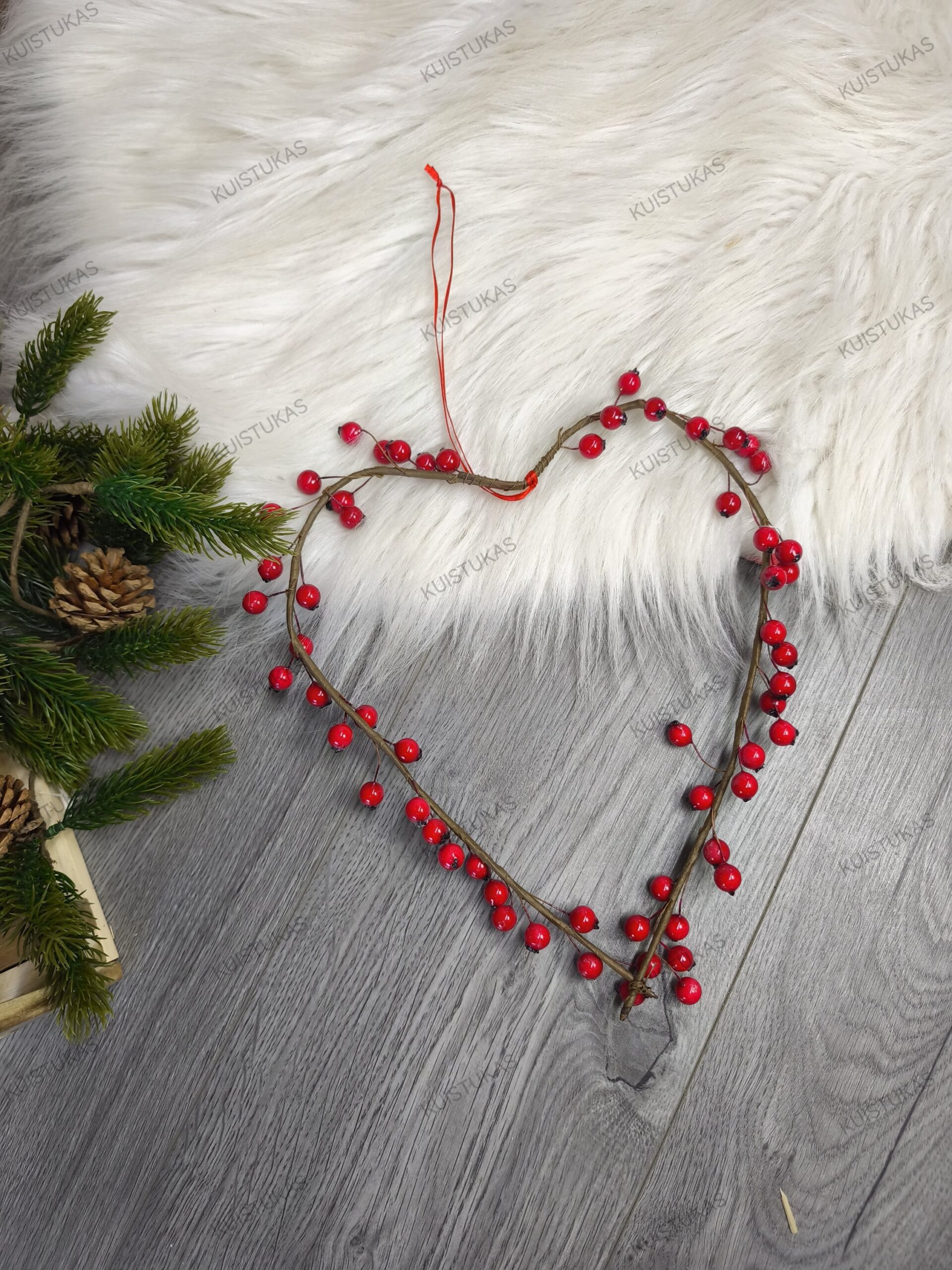 Pakabinamas vainikas 'Heart'