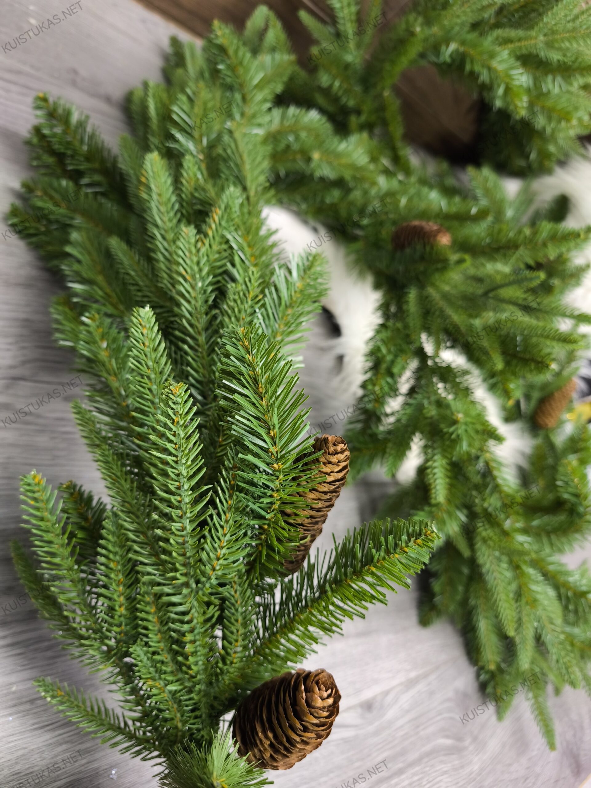 Dirbtinė eglės šaka 'Everpine' - Vaizdas 2