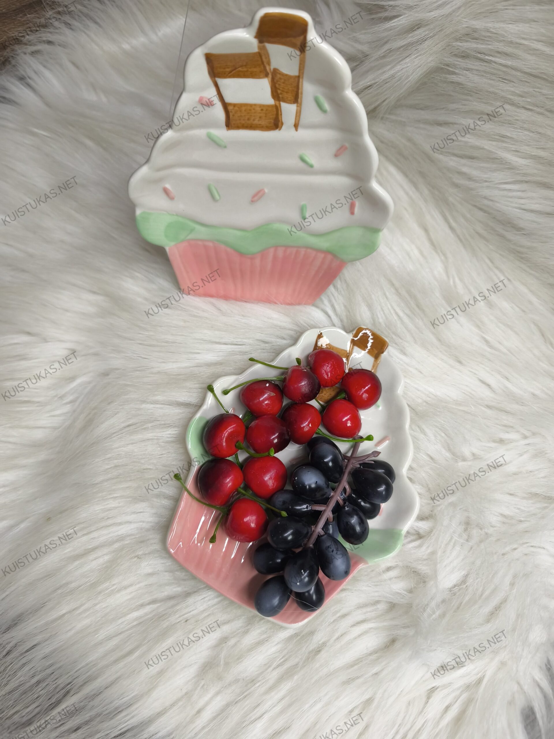 Dekoratyvinė lėkštė 'Keksiukas su lazdelėmis'