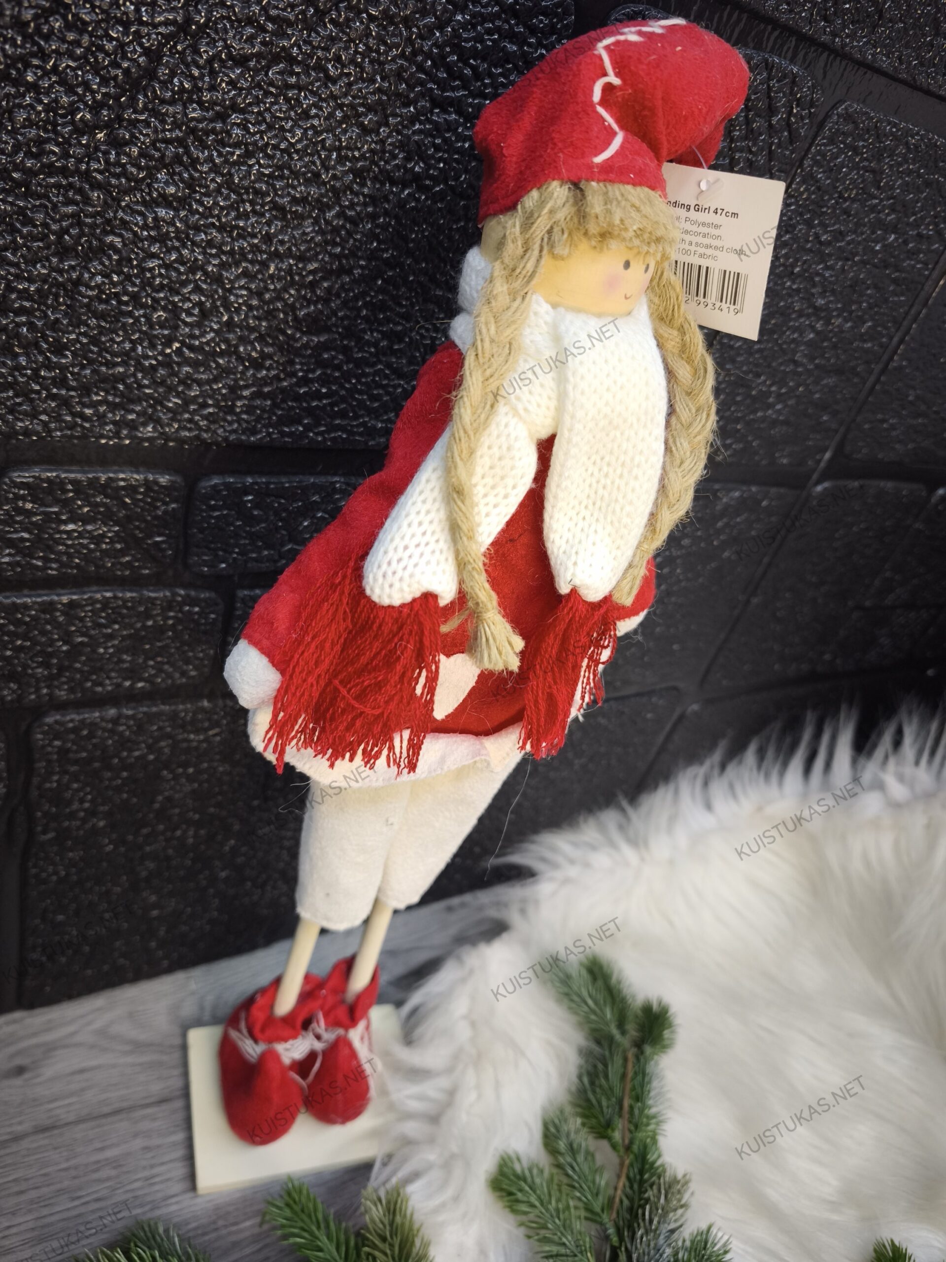 Stovinti mergaitė - Vaizdas 2