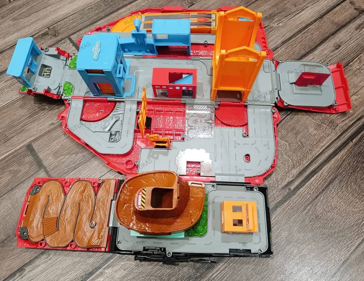 Automobilis - transformeris - Vaizdas 5