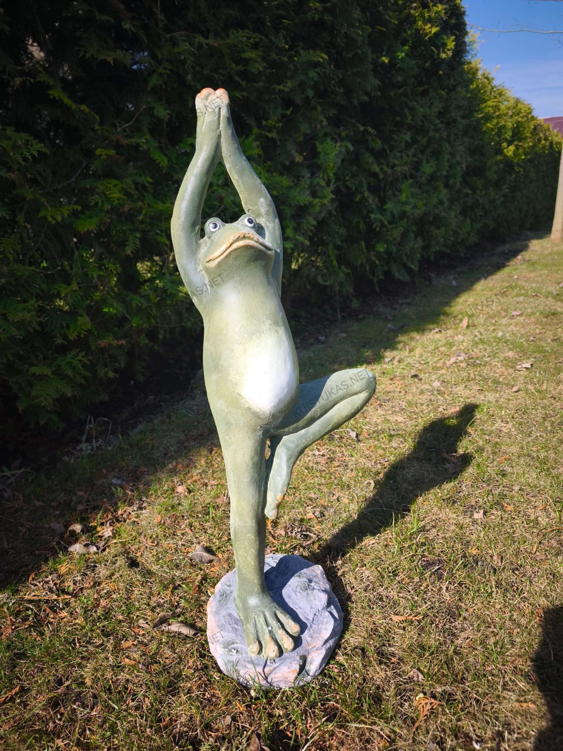 Sodo skulptūra 'Balanso varlė' - Vaizdas 4