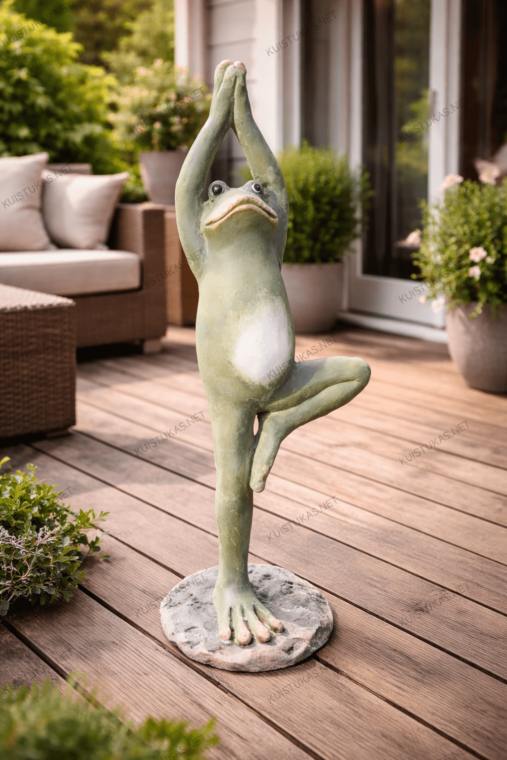 Sodo skulptūra 'Balanso varlė' - Vaizdas 2