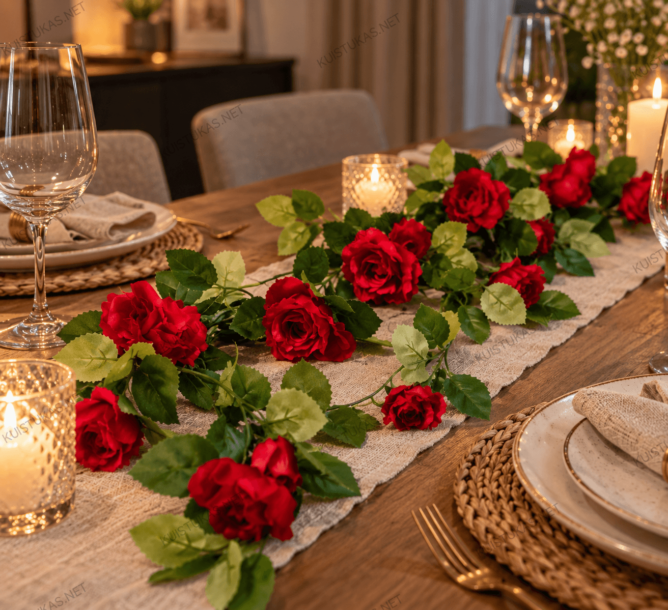 Dekoratyvinė rožių girlianda 'Rose'