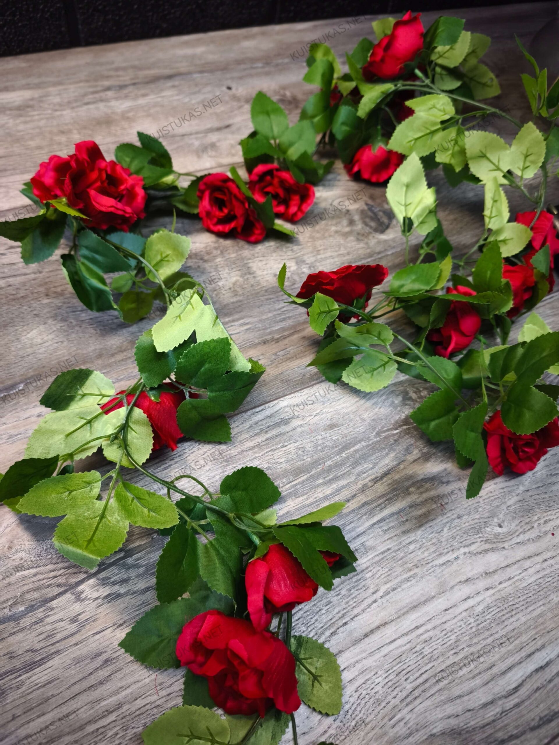 Dekoratyvinė rožių girlianda 'Rose' - Vaizdas 3